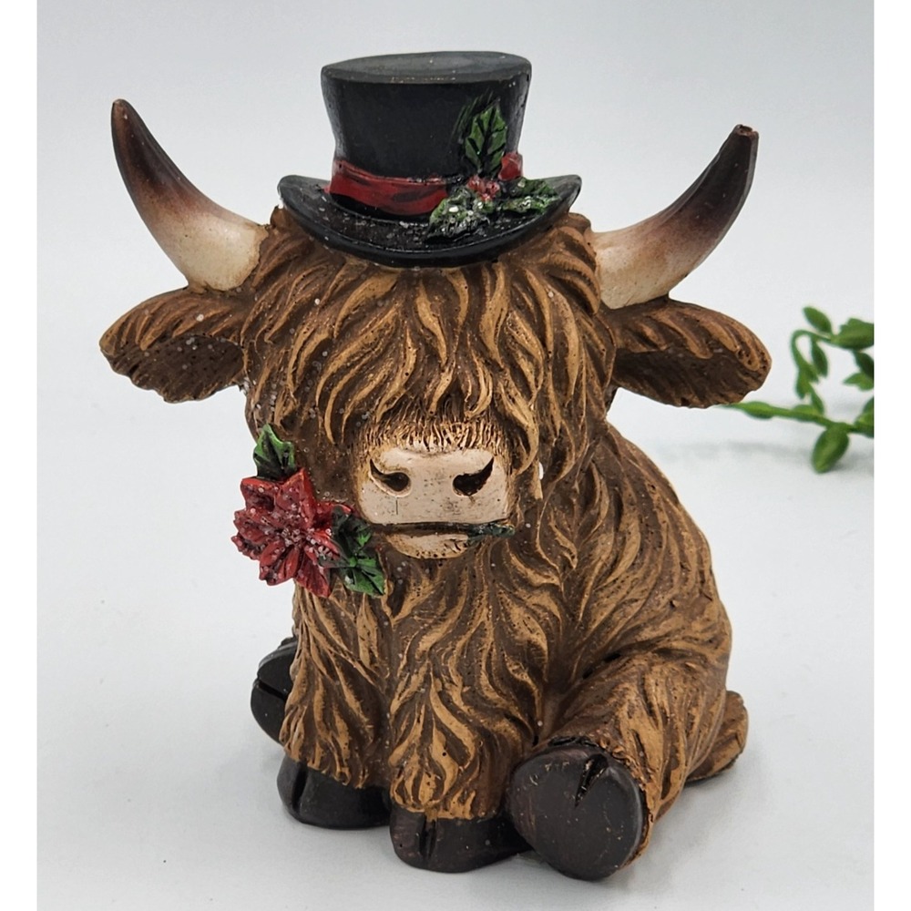 Hobby Lobby Highland Cow Christmas Figurine Top Hat 4.5" Poinsettia Tabletop